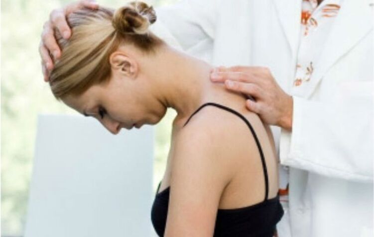 To identify osteochondrosis of the spine, the doctor performs a visual examination