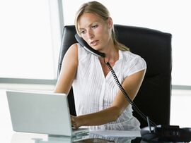 Sitting work and keeping the phone shoulder - causes of the cervix osteochondrosis